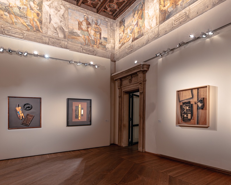 Allestimento mostra "Louise Nevelson" a Palazzo Fava