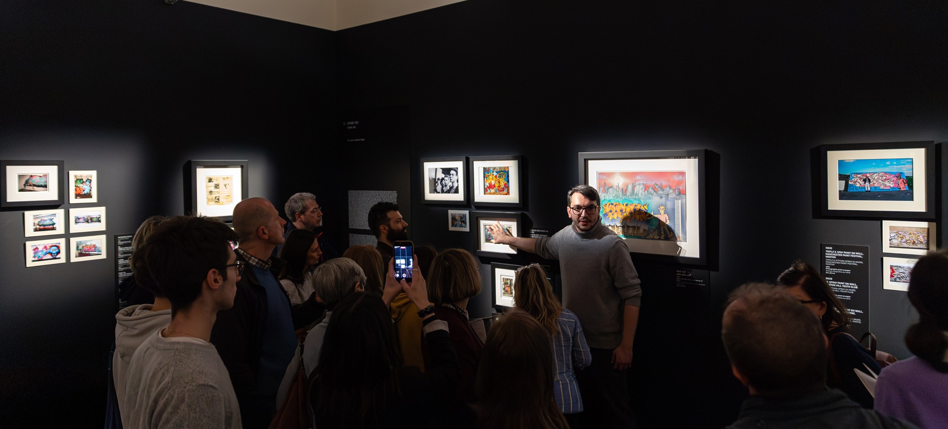 Visita guidata alla mostra "Banksy Archive 01. The School of Bristol 1983-2005" a Palazzo Fava, Bologna